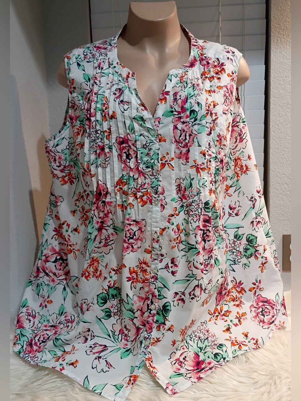 Roaman’s 5X Sleeveless Top